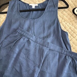 Lunya Navy Silk PJ Set, In excellent condition! Size Large